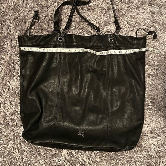 Authentic Burberry tote with dust bag. Like new condition. - Picture 8 of 15